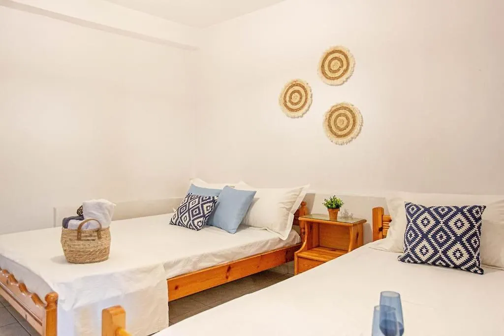 Blue Maraci 4 - Beach Access, Simple Room Χειμάρρα